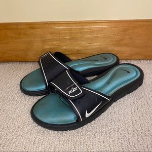 nike sandals gel cushion